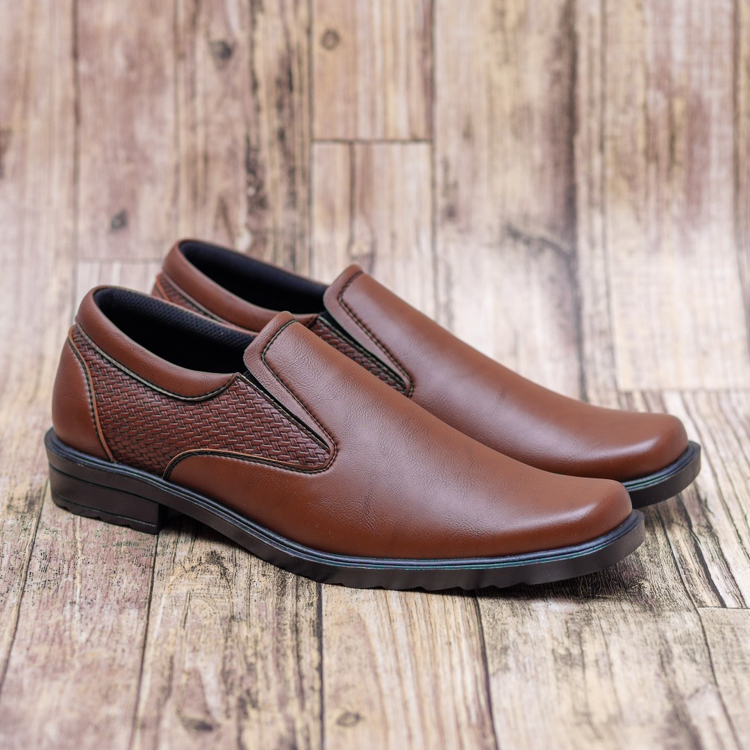 PAULMAY - Sepatu Formal Slip on Pria Wina 69