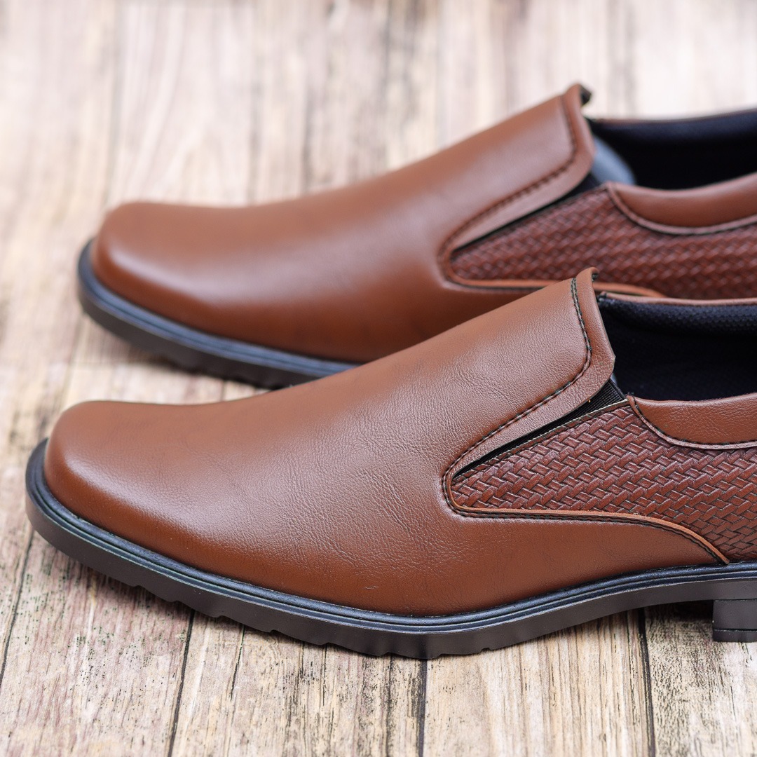 PAULMAY - Sepatu Formal Slip on Pria Wina 69
