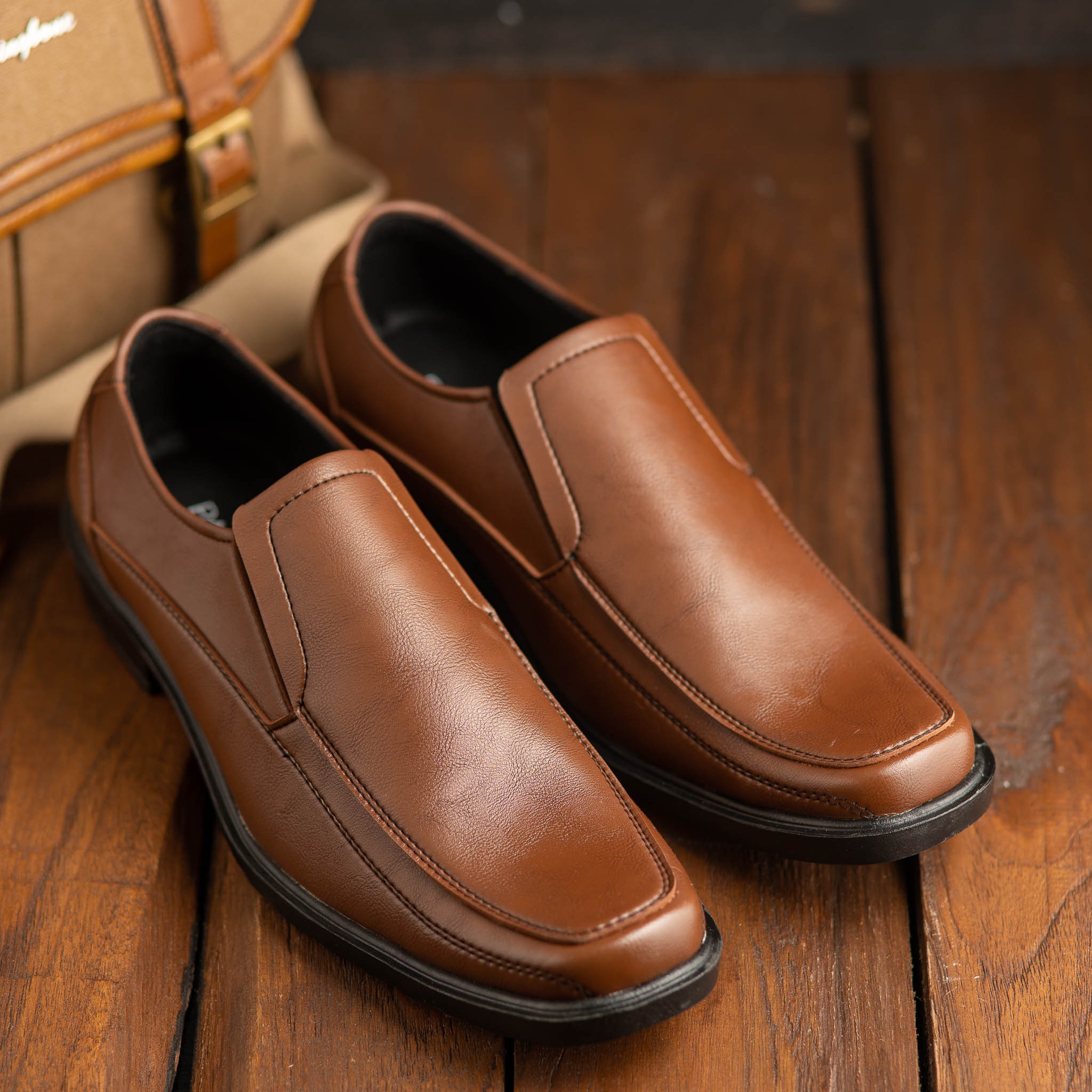 PAULMAY - Sepatu Formal Casual Pria Wina 71