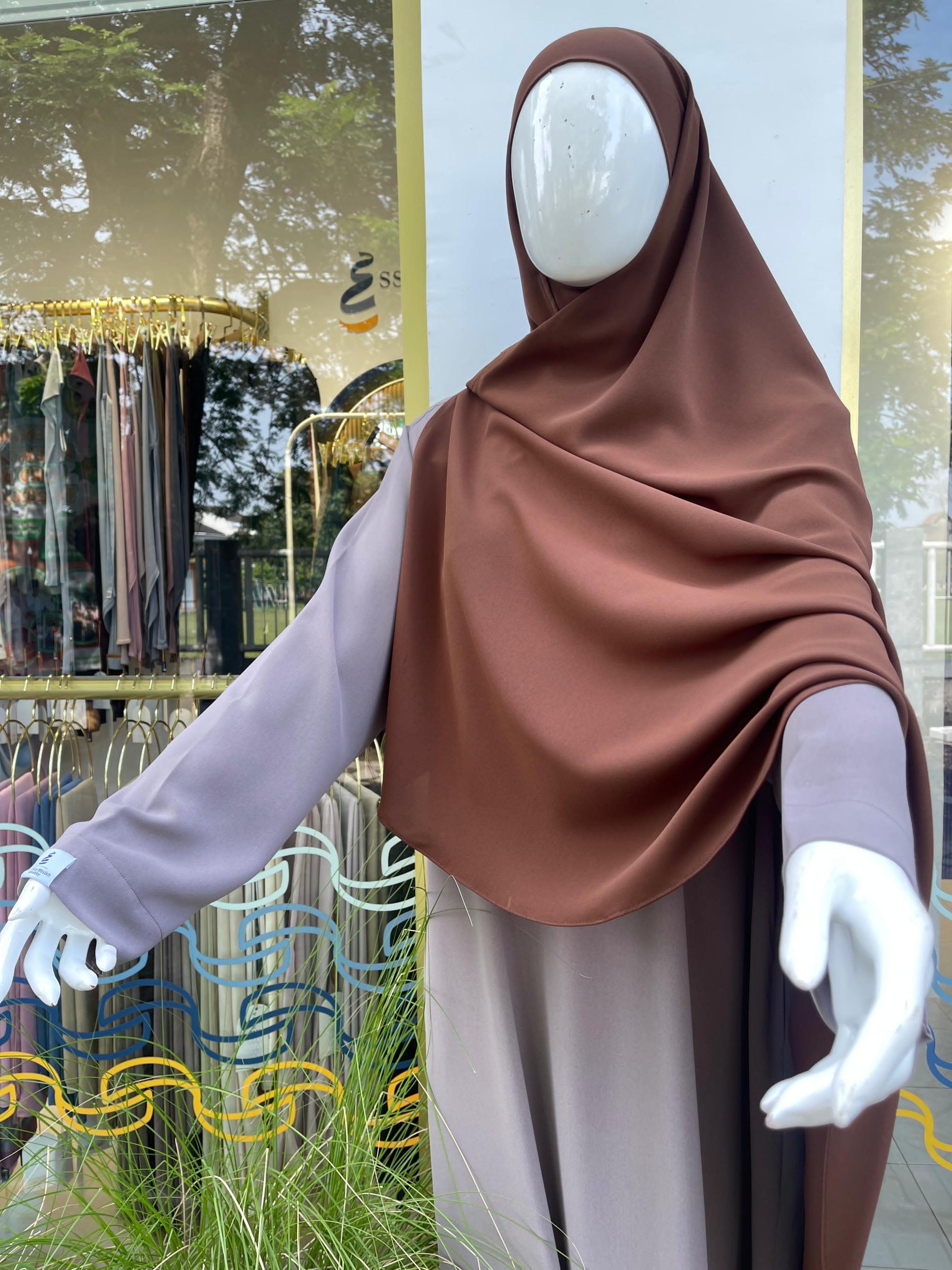 Image of MEDELINE KHIMAR