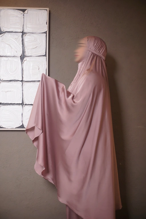 Image of Aiyla Silk Mukena