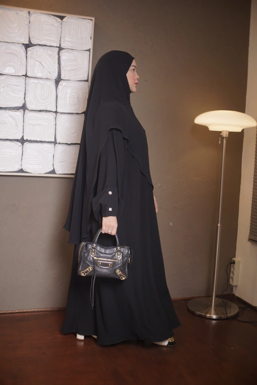 Image of Noir Luxe Abaya