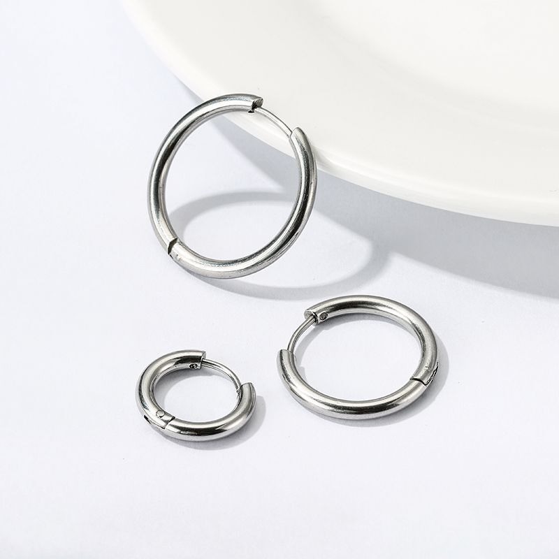 Lupita - Simple Round Hoop Earrings