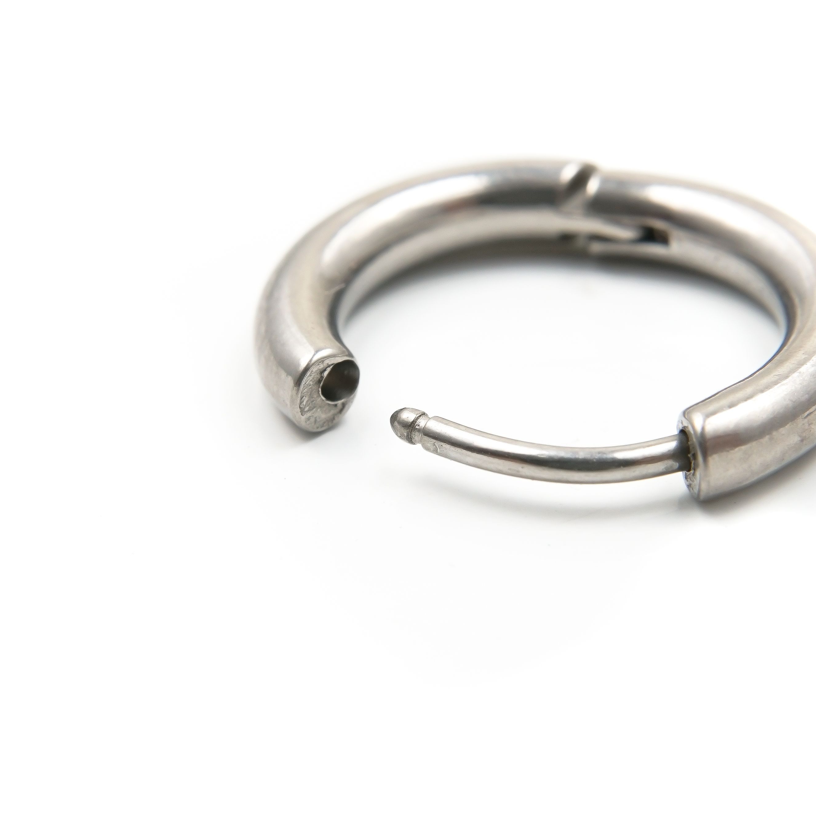Lulia - Titanium Hoop