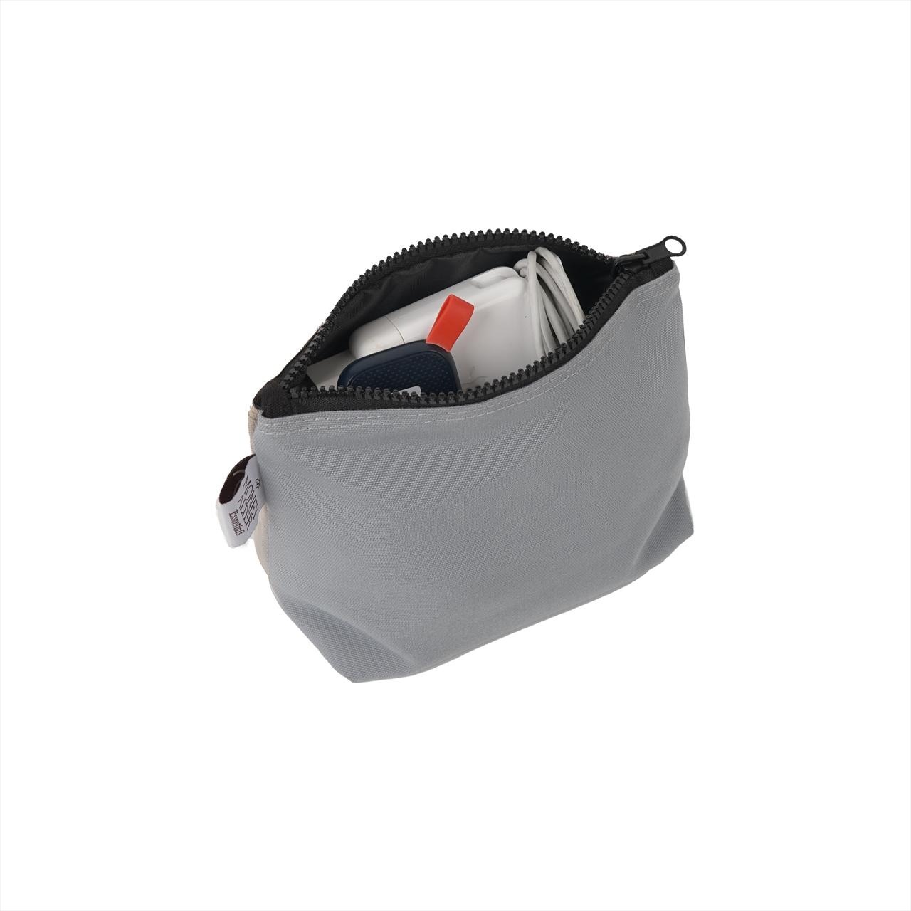 Two Tone Pouch Makeup