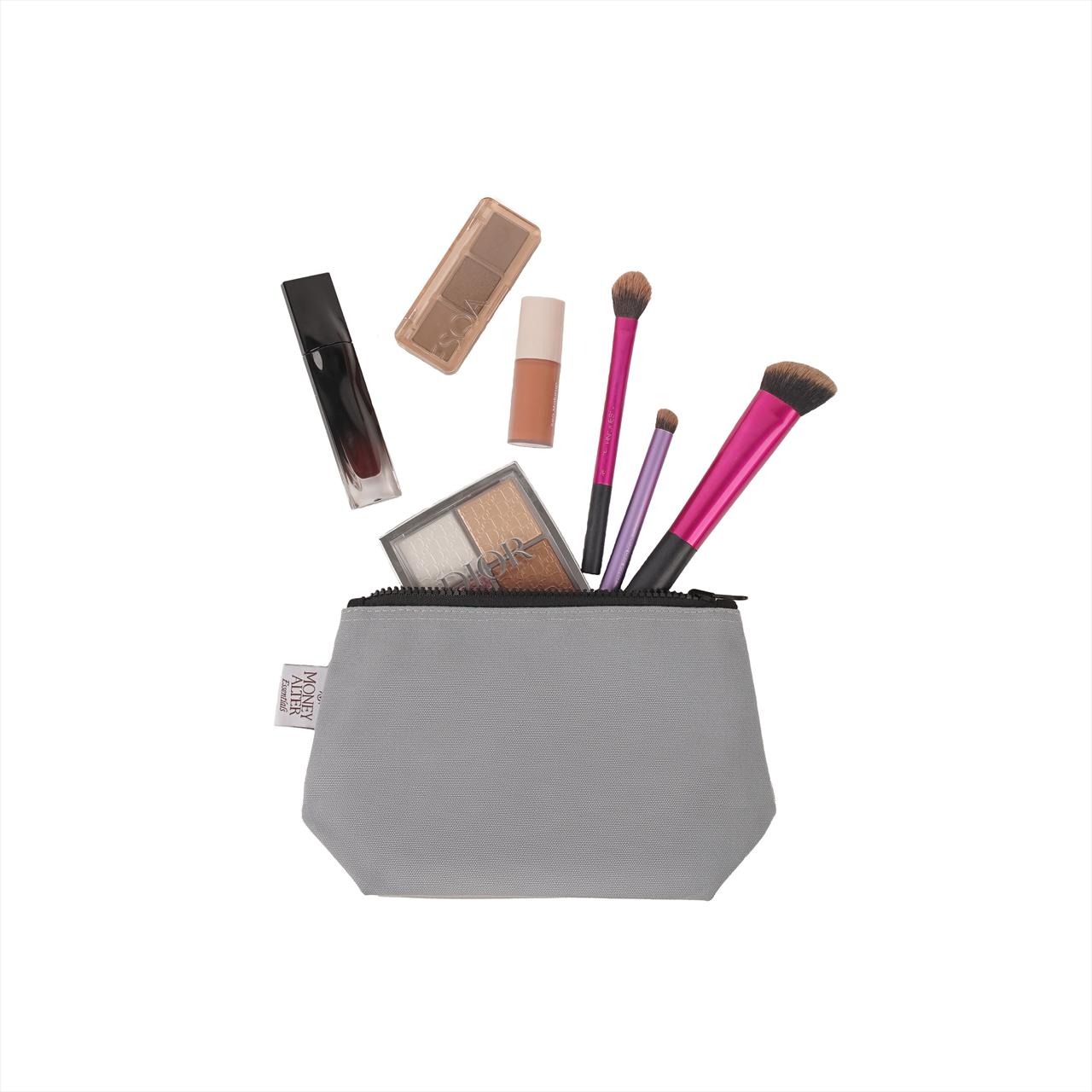 Two Tone Pouch Makeup