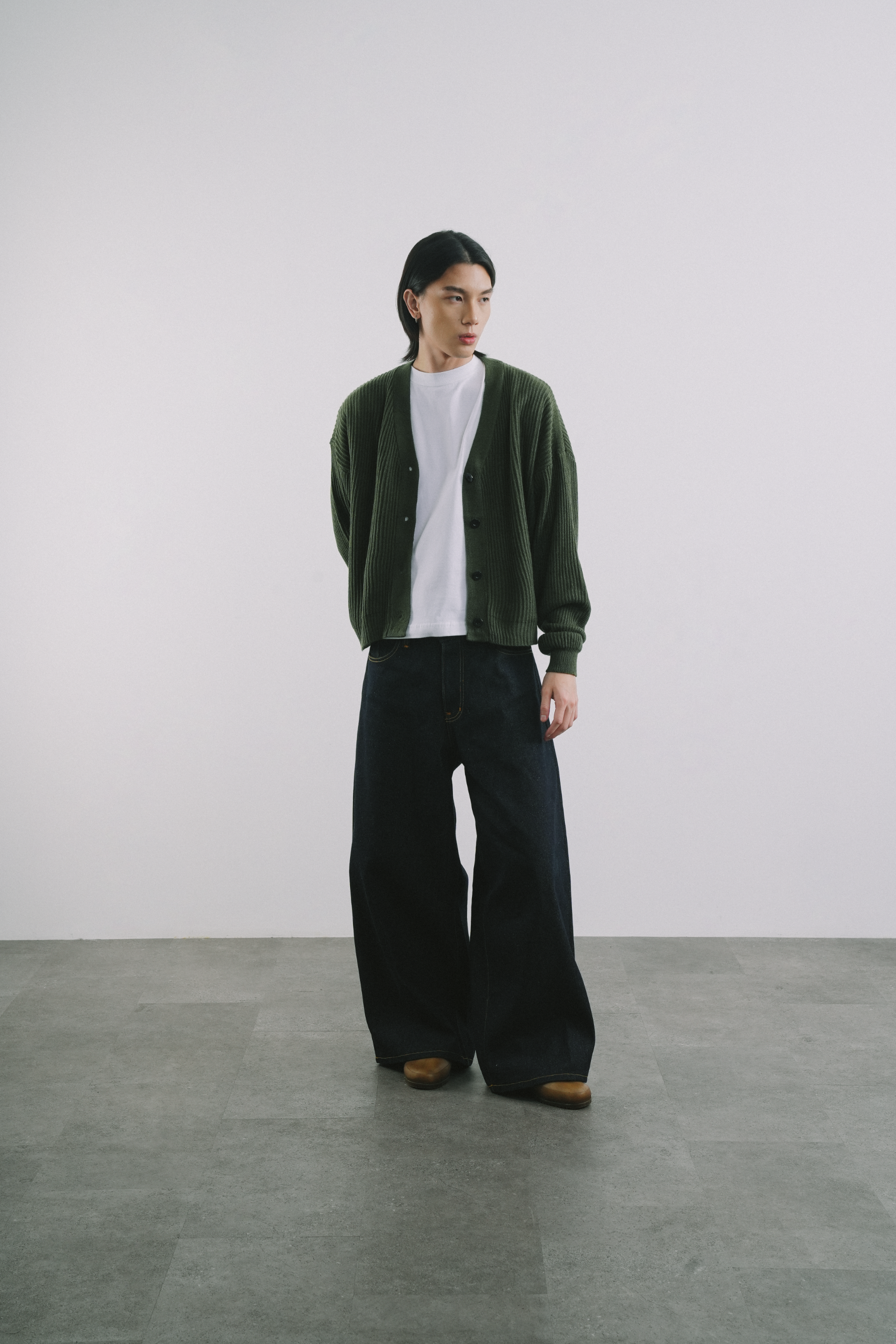 ‘Forma’ Wide Raw Denim Pants 