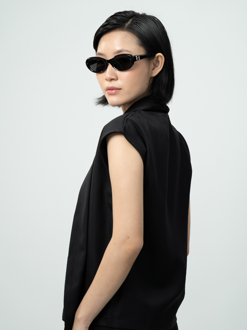 ANKARA Eyewear - JENNI Black Lens with Black Acetate Oval Sunglasses