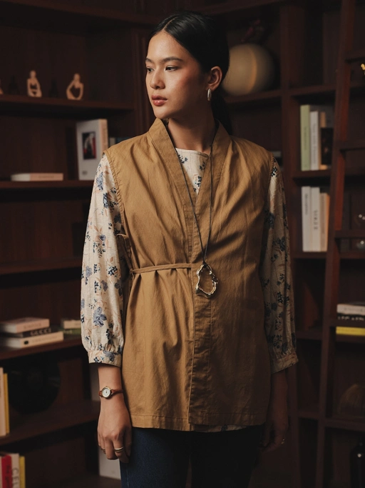 Image of Mireya Vest