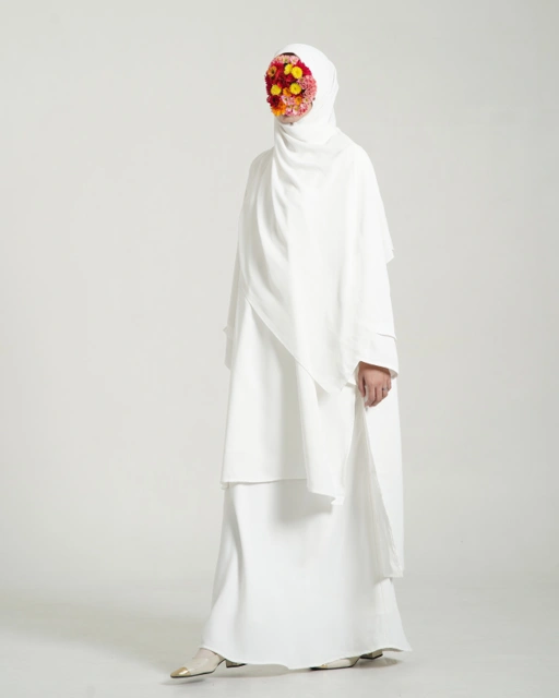 Image of Eshaluna Tunik + Skirt One Set Melayu Broken White
