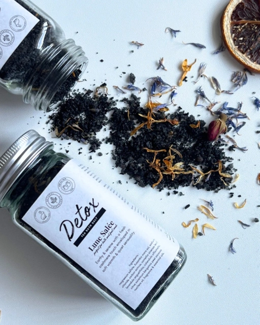 Image of Tea Bath Salt - DETOX (with Black Tea)