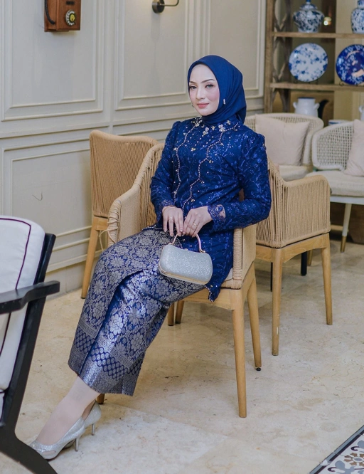 Image of KIRANA Set – Kebaya Pesta Brokat Full Detail