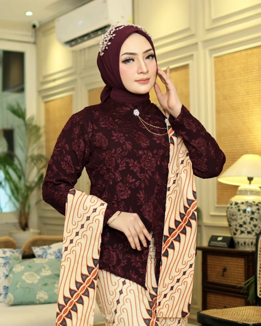 Image of KALUNA SET - Kebaya Janggan