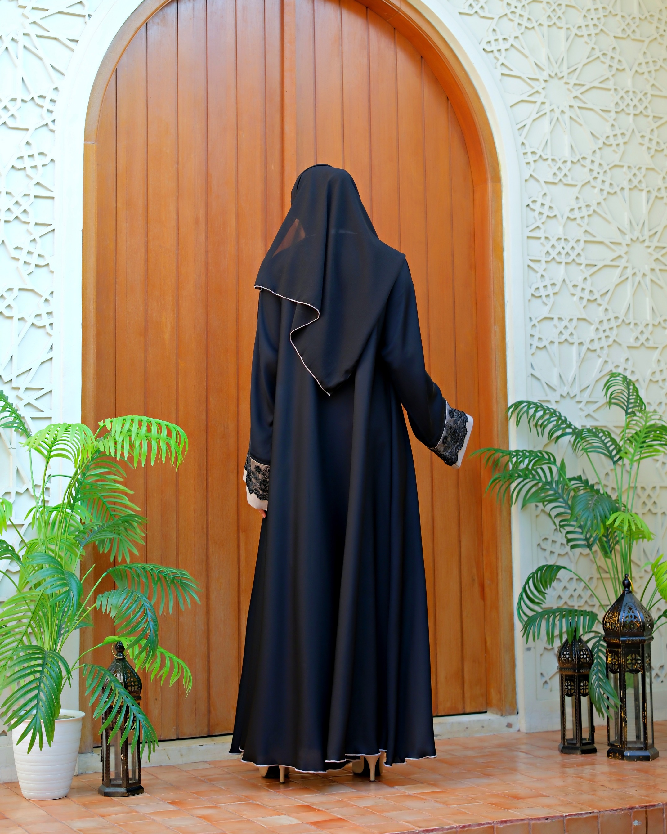 Abaya Manolya