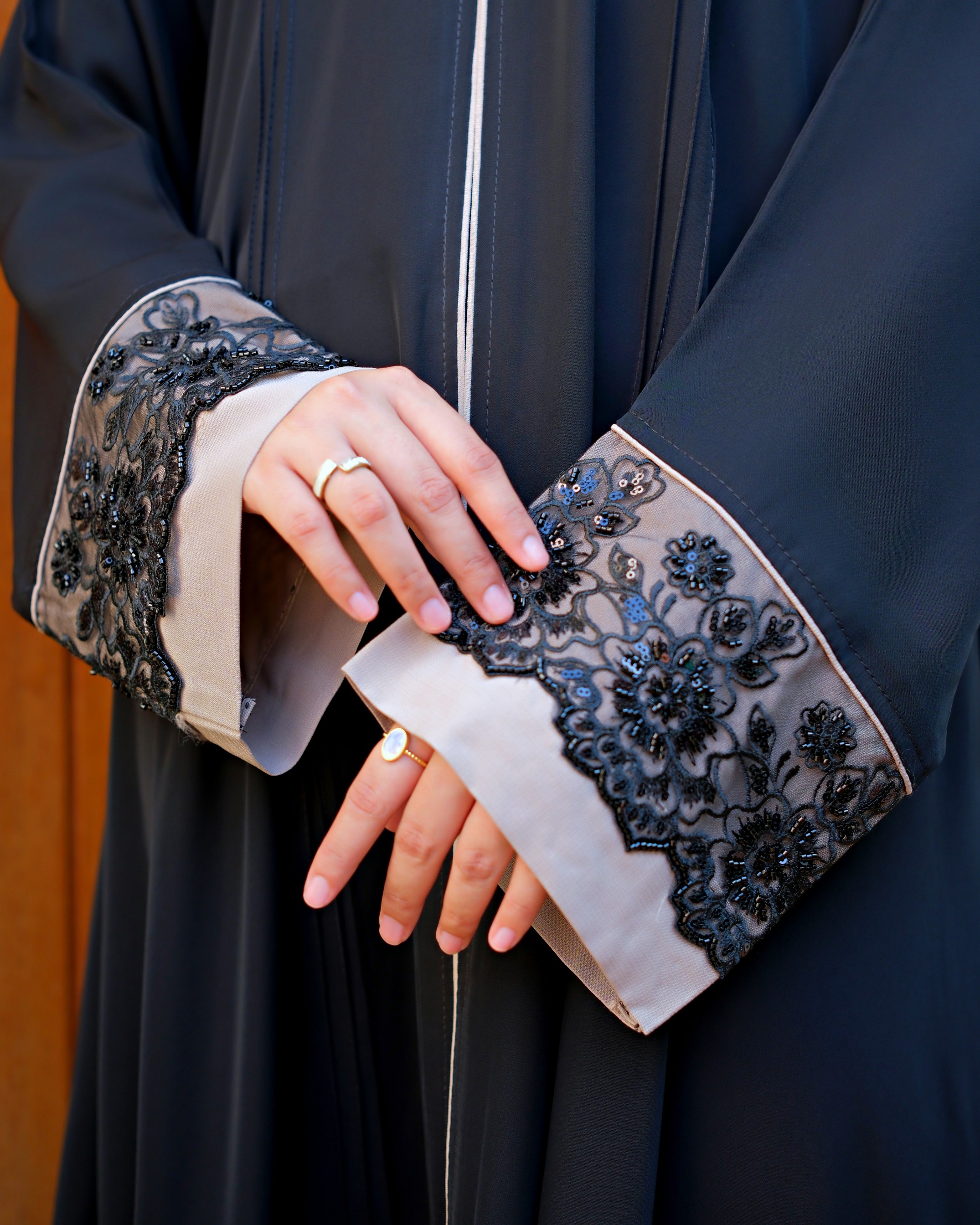 Abaya Manolya