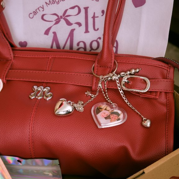  Charms Bag Valentine Edition + PHOTOCARD Love Shape