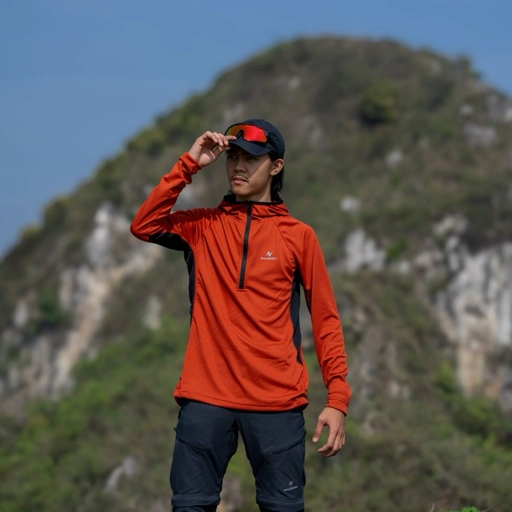 Image of WILDSHELL KARIMATA-BASE LAYER HOODIE