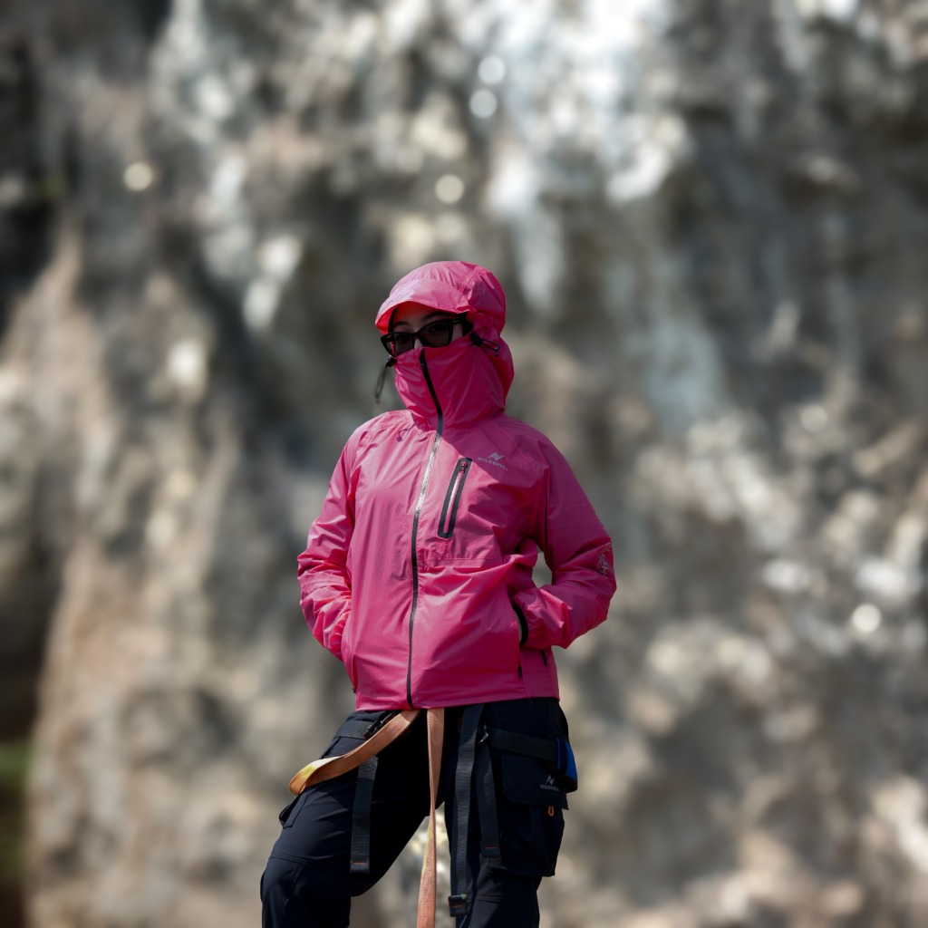 JAKET ULTRALIGHT SERIES LABUAN WILD OUTDOOR 100% waterproof