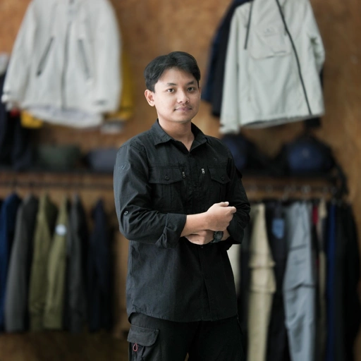 Image of KEMEJA OUTDOOR LONG SHIRT BORNEO MERK WILDSHELL