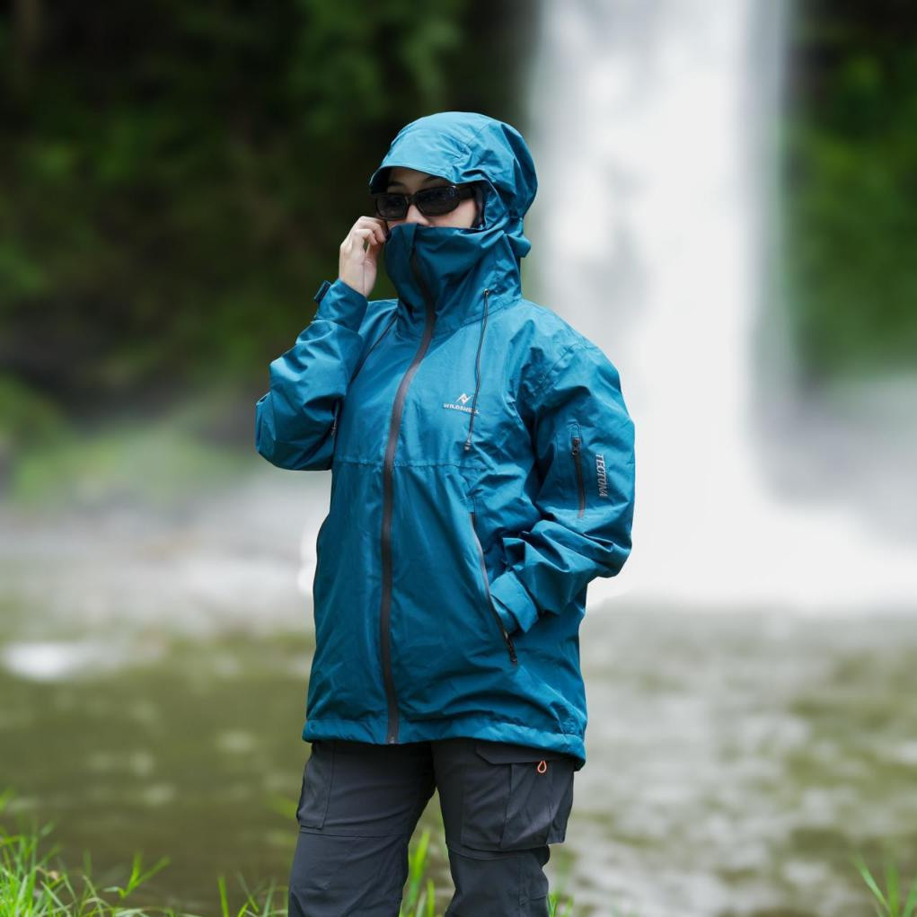 Jaket Gunung Gorpcore Tectona Series 100% Waterproof dari Brand WILDSHELL