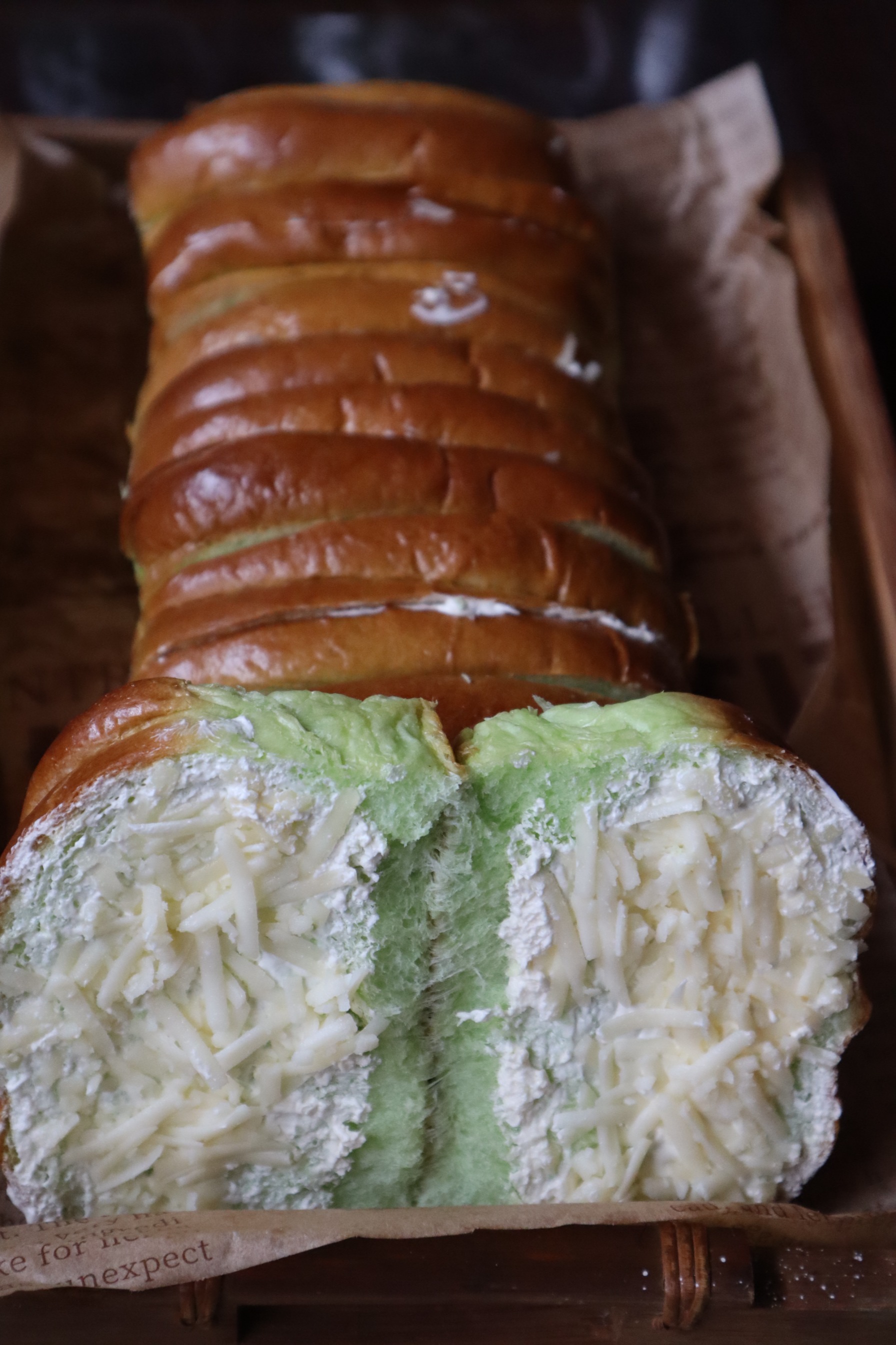 Roti Sisir Pandan Krim Keju