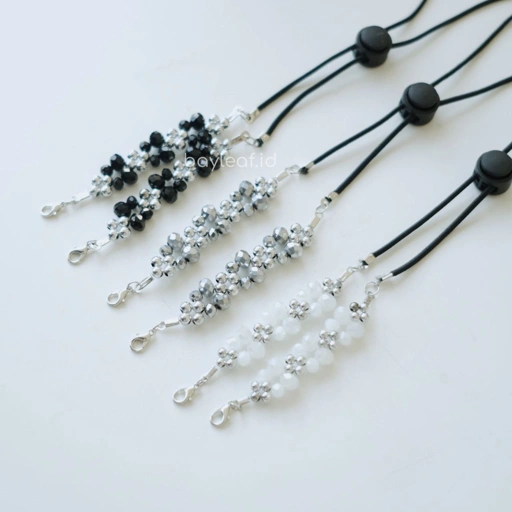 Image of Pearl Strap Mask