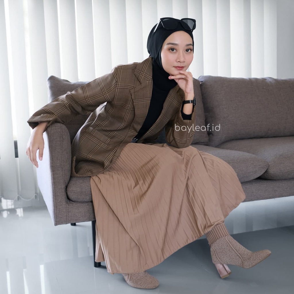 Sora Plaid Blazer Lengan Panjang