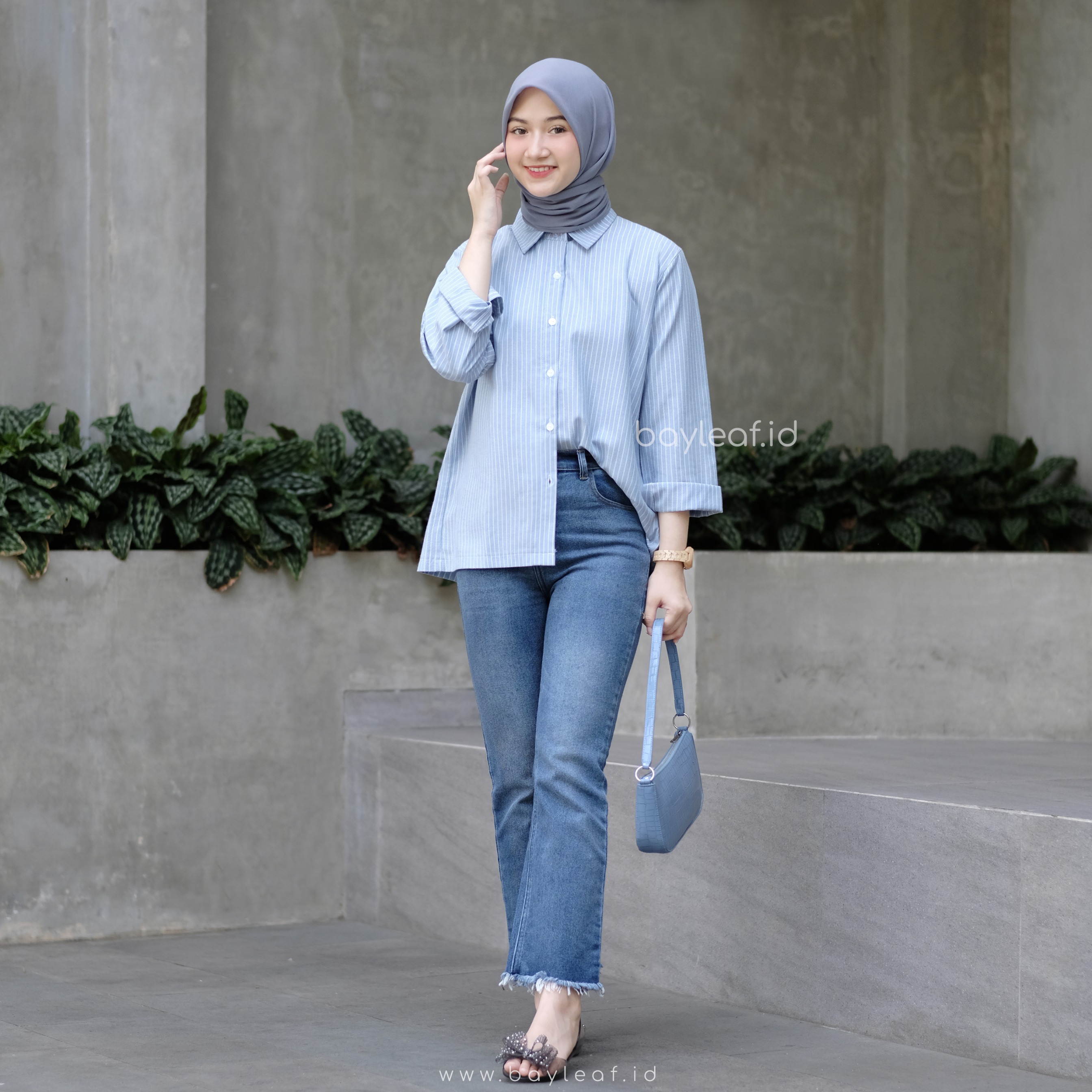 Shanon Striped Shirt Kemeja Casual Motif Garis