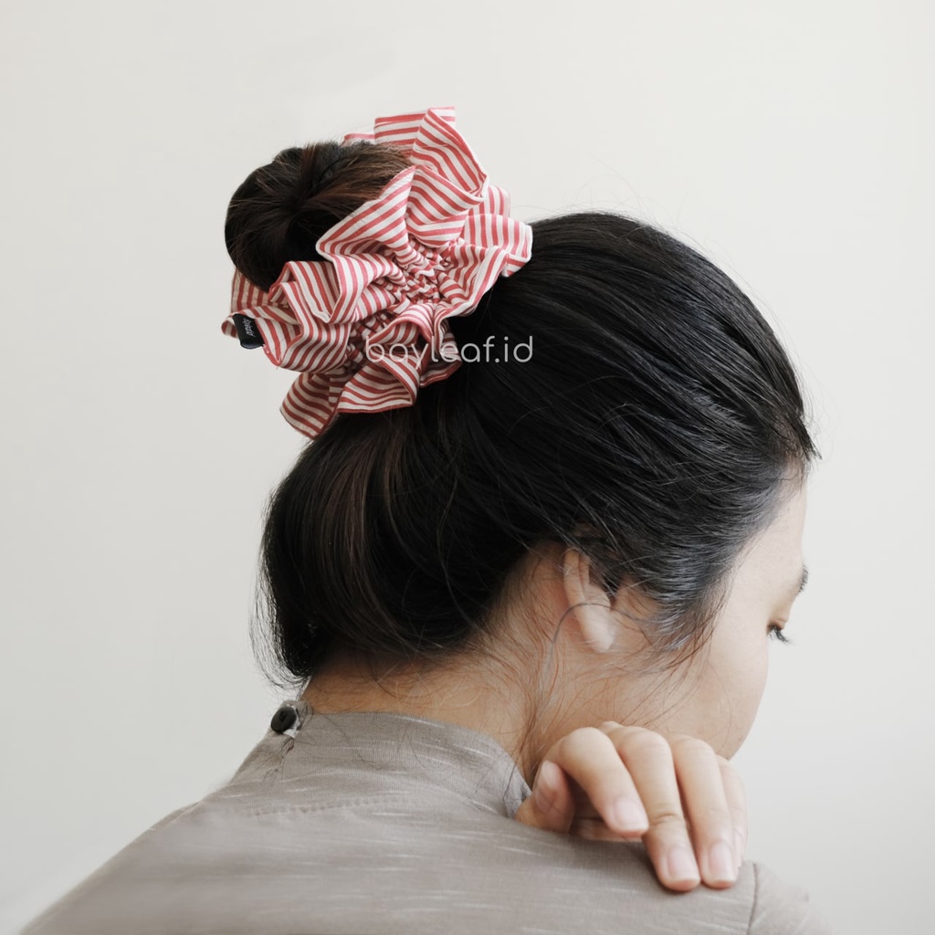 Cherry Scrunchie Ikat Rambut