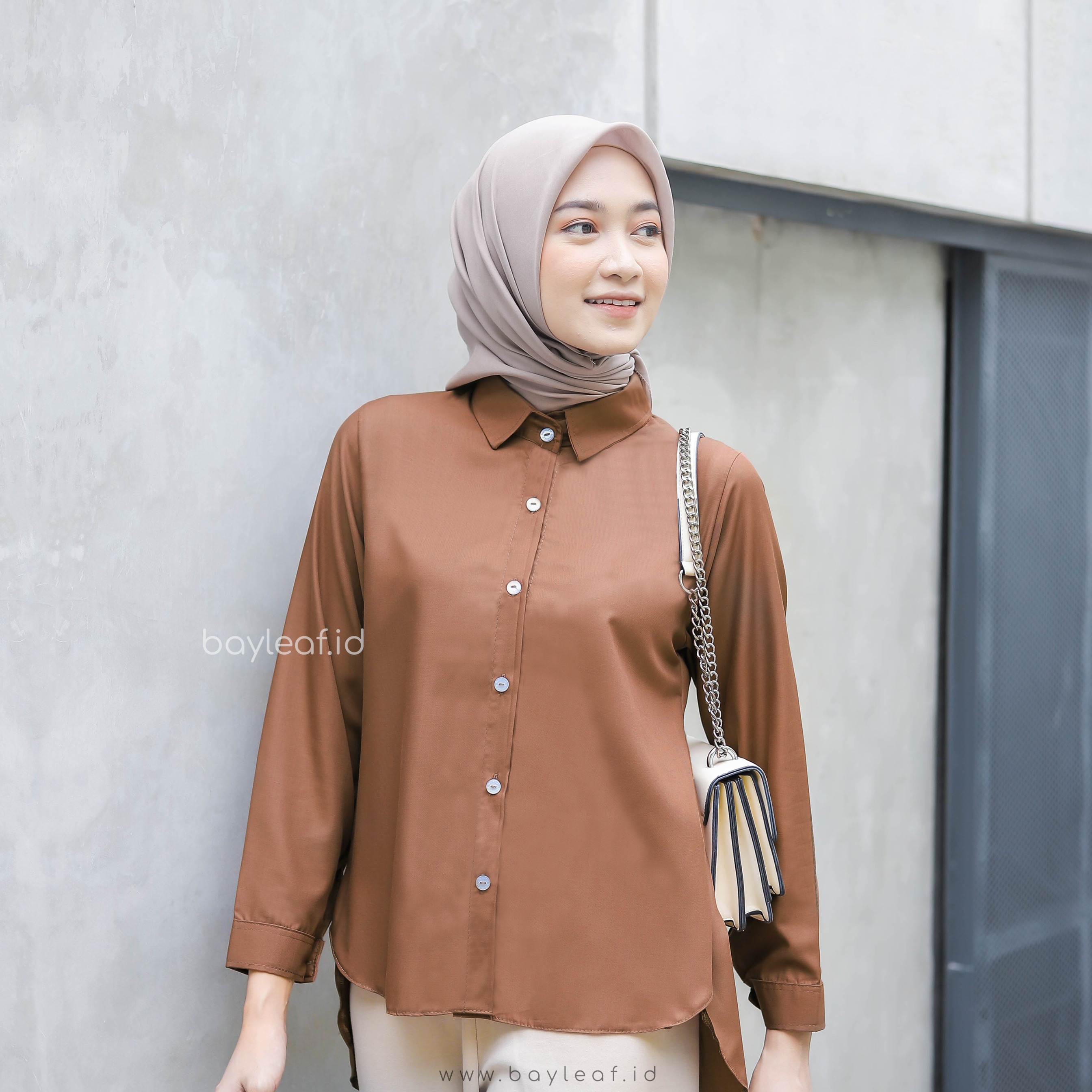 Lea Kemeja Basic