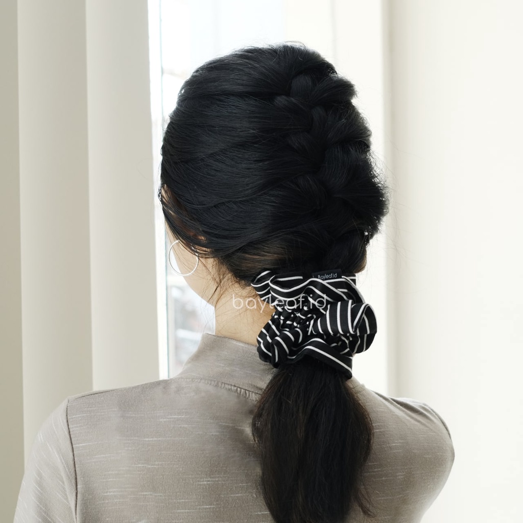 Cherry Scrunchie Ikat Rambut