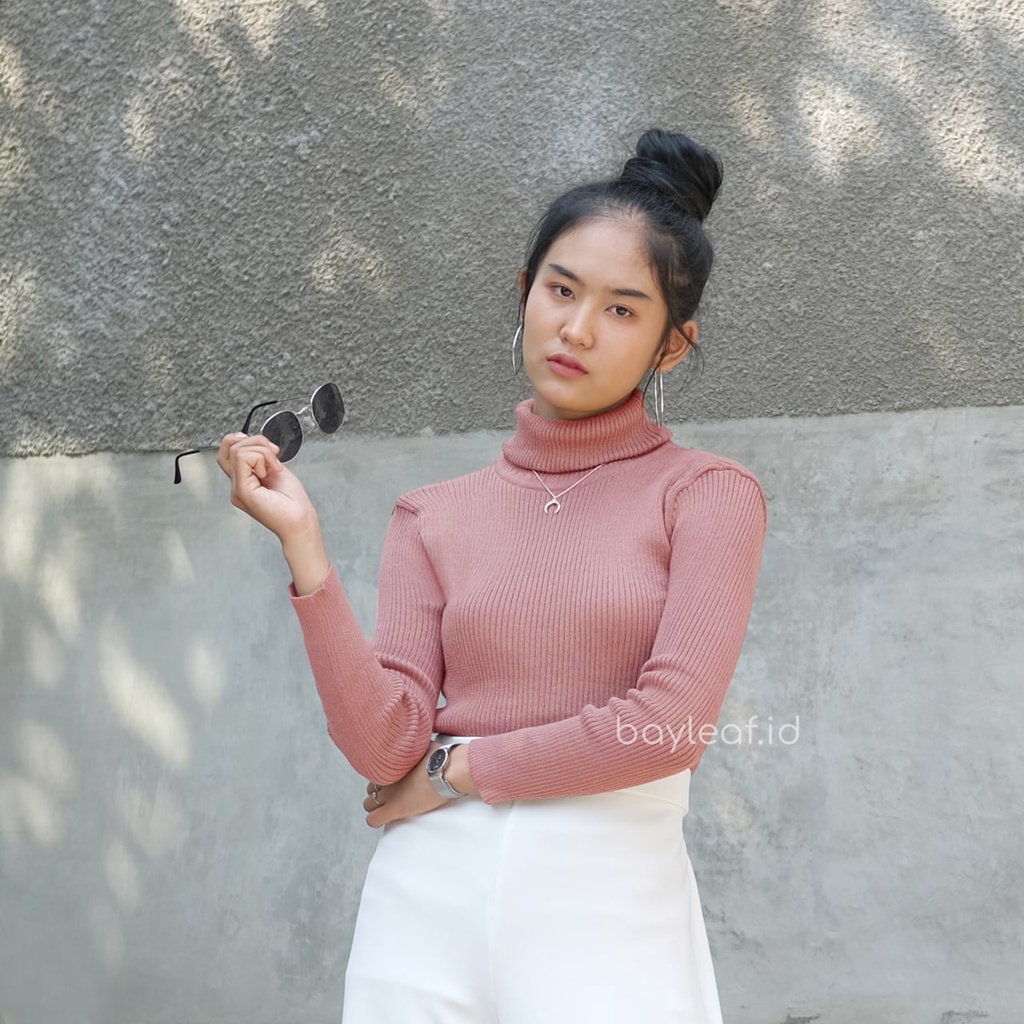 Denada Inner Rajut Turtleneck Lengan Panjang