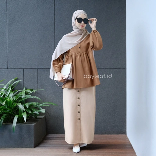 Image of Nanami Plain Blouse