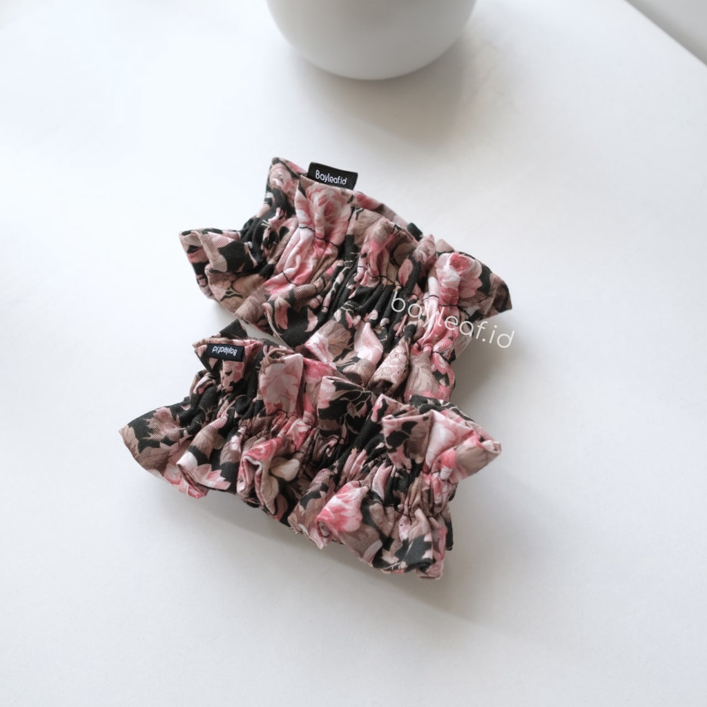 Cherry Scrunchie Ikat Rambut