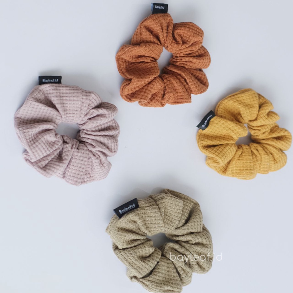 Bayleaf.id Berry Scrunchie Ikat Rambut