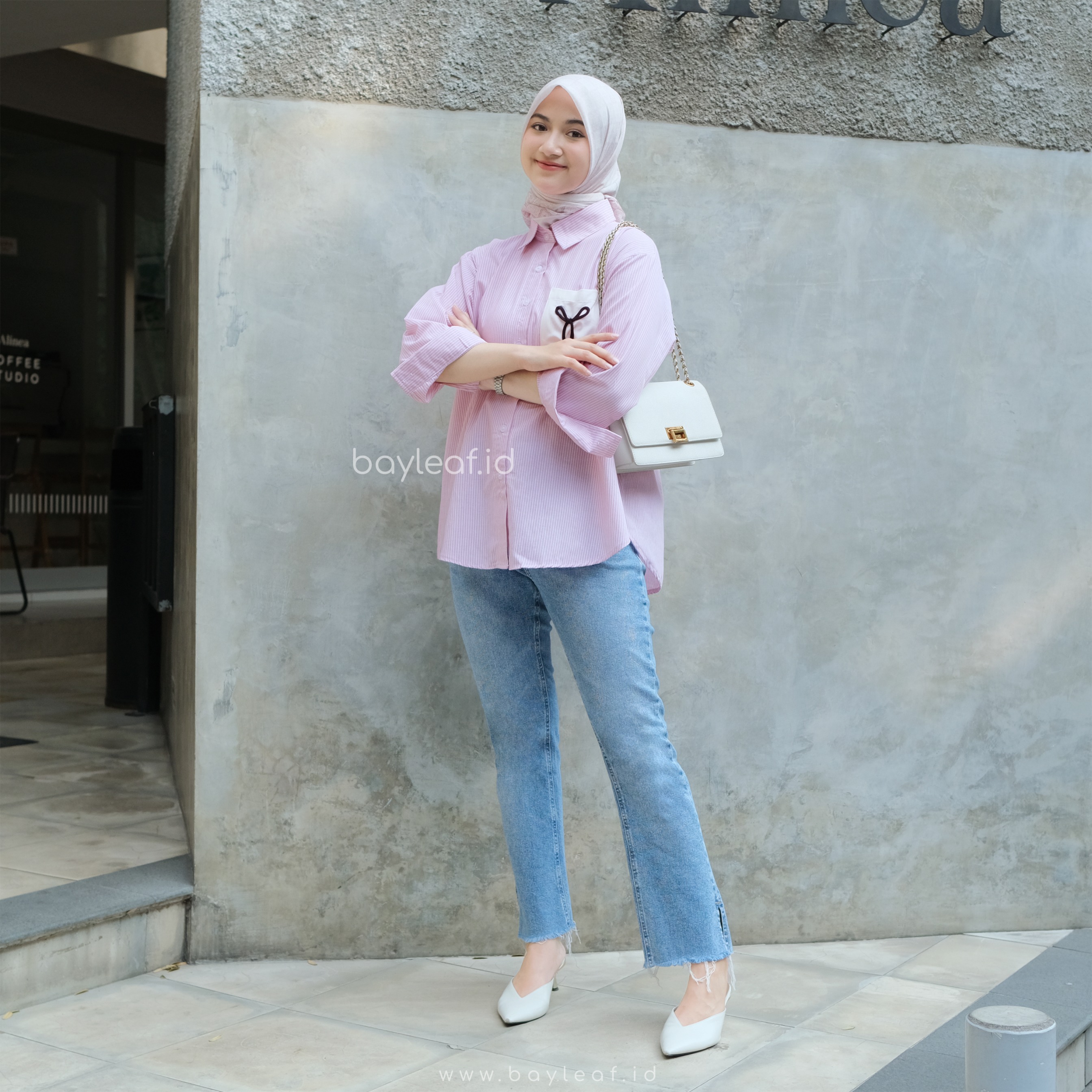 Becca Striped Shirt | Kemeja Casual dengan Pita Lucu
