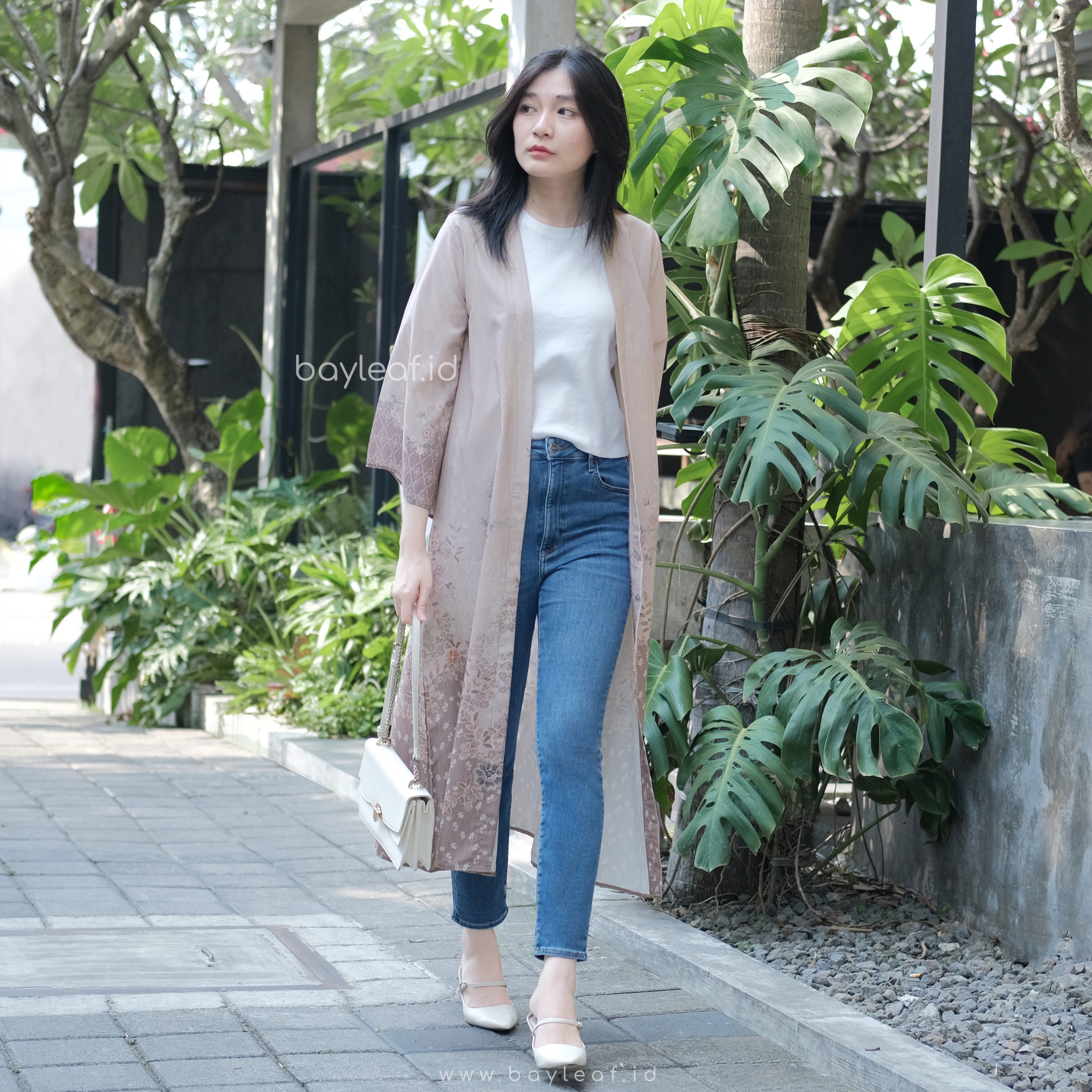 Miranda Emily Long Outer Motif Bunga