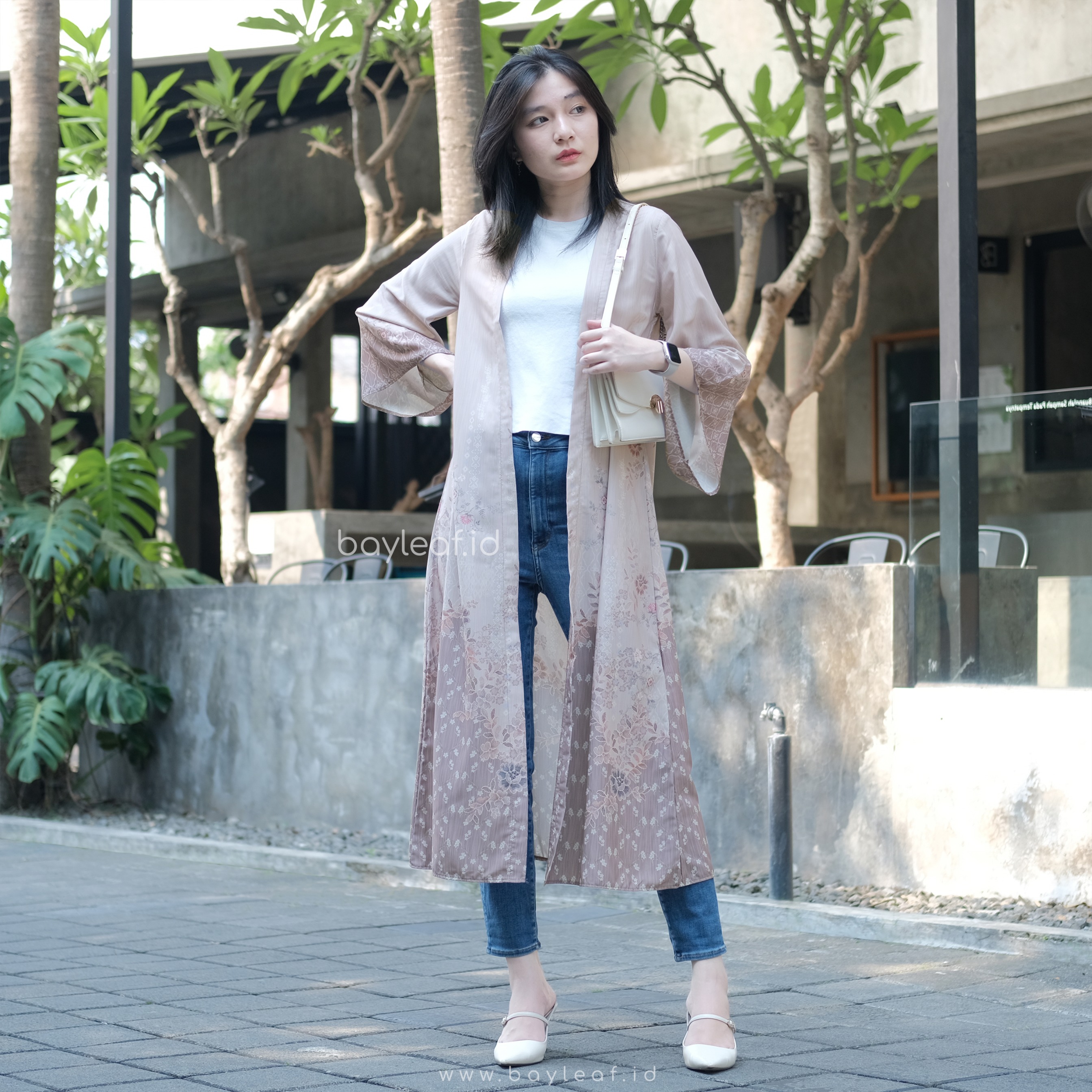 Miranda Emily Long Outer Motif Bunga
