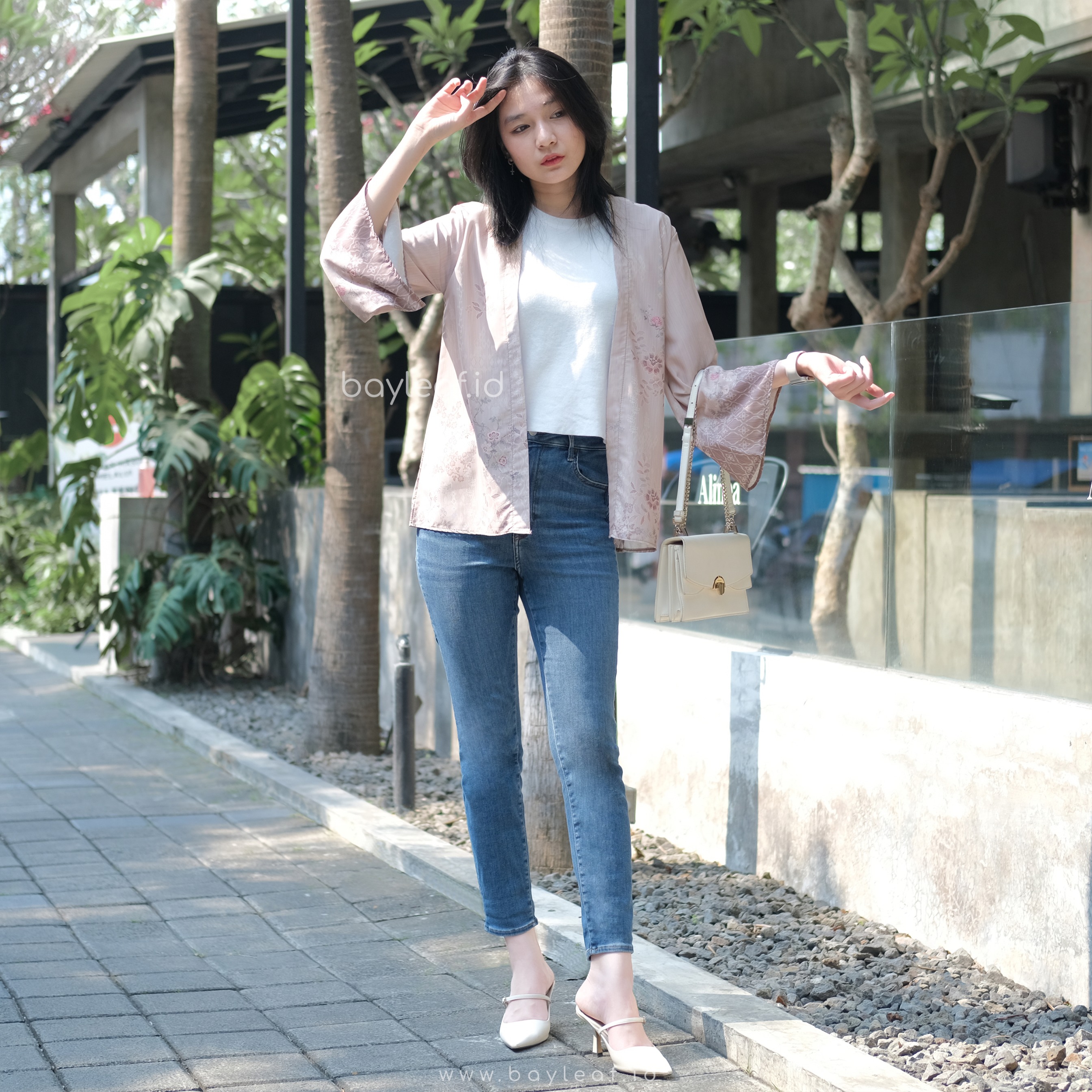 Miranda Kelly Outer Motif Bunga
