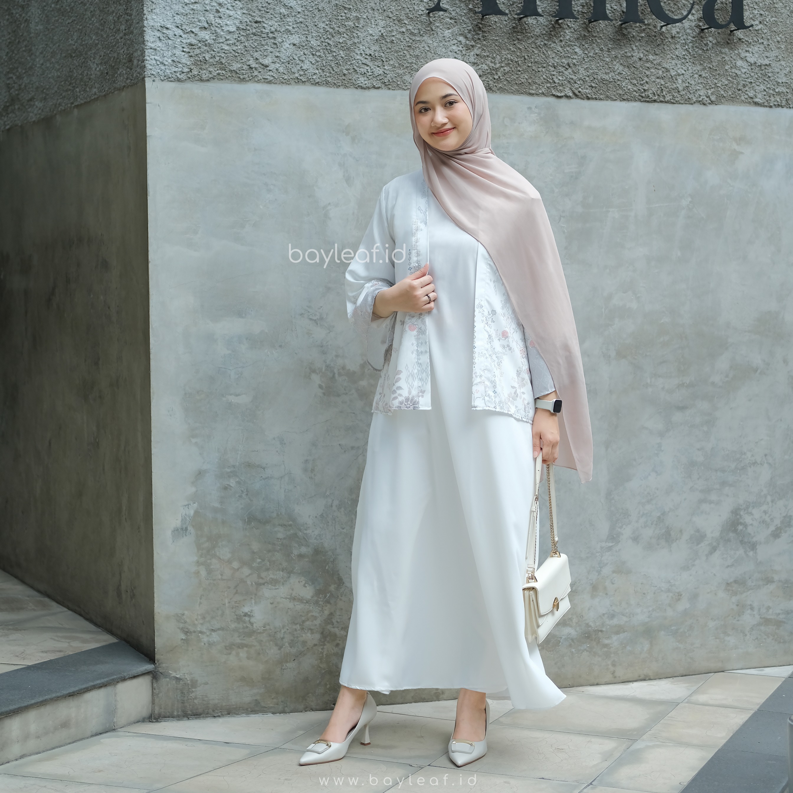 Miranda Kelly Outer Motif Bunga