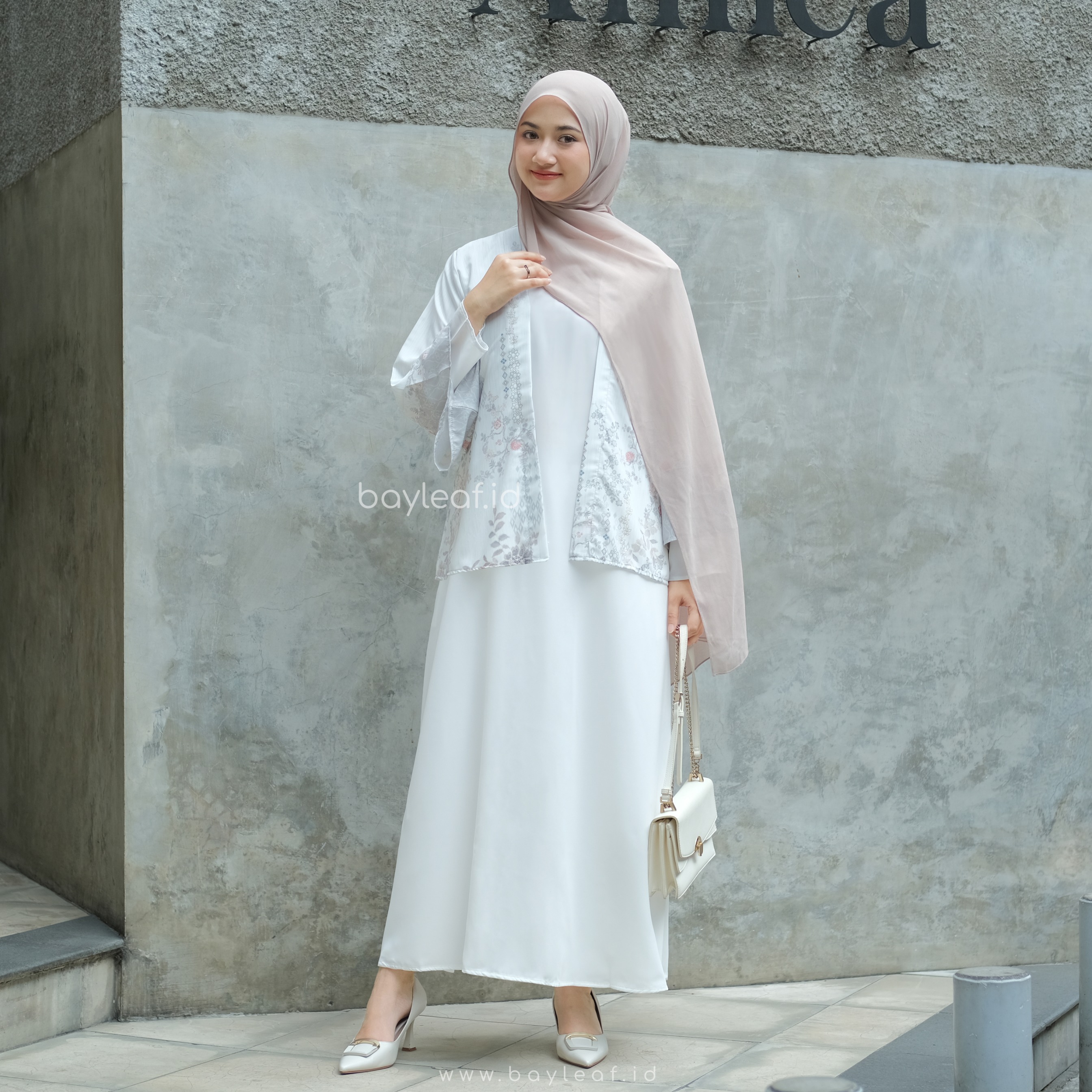 Miranda Kelly Outer Motif Bunga