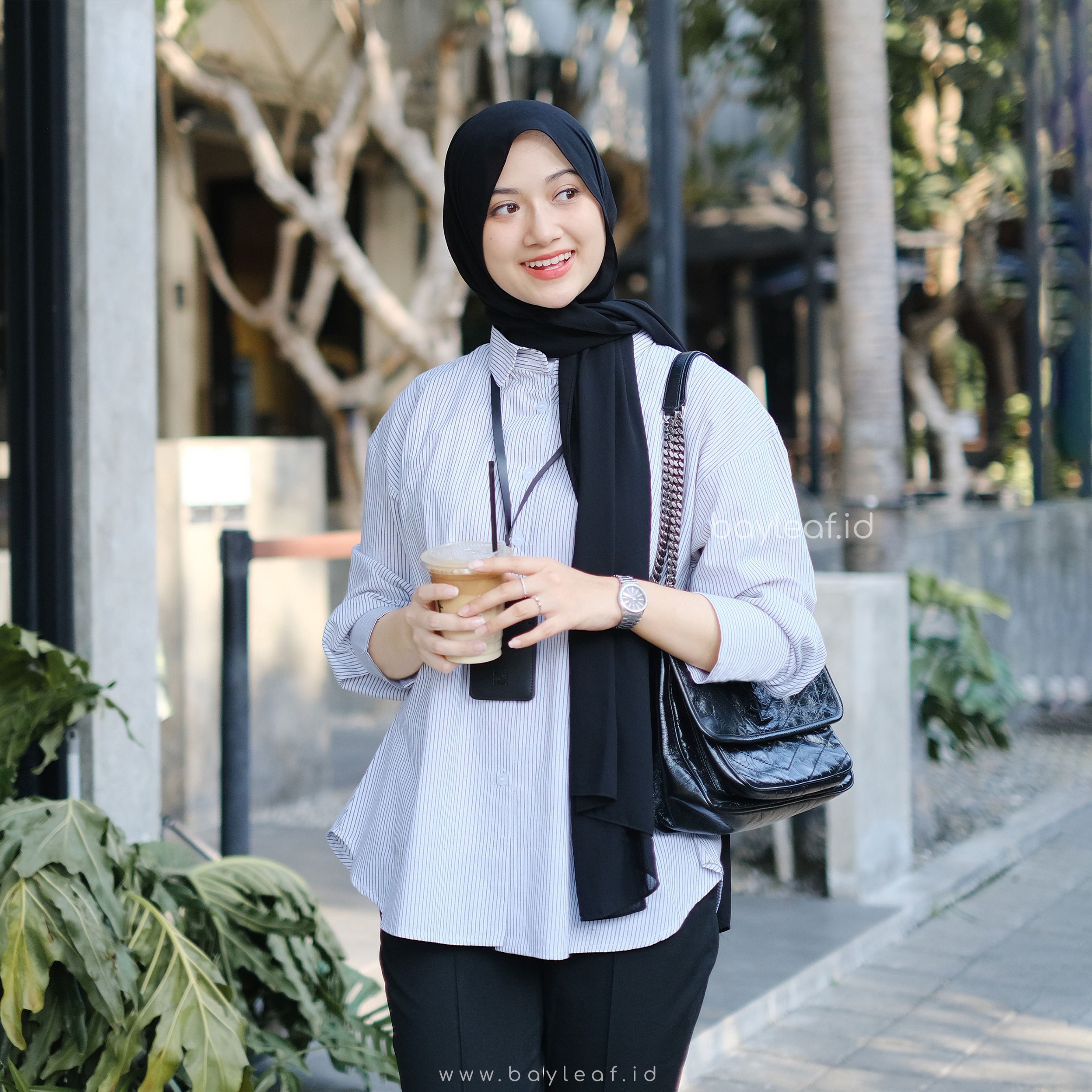 Prisia Striped Shirt | Kemeja Kerja Casual | Motif Garis
