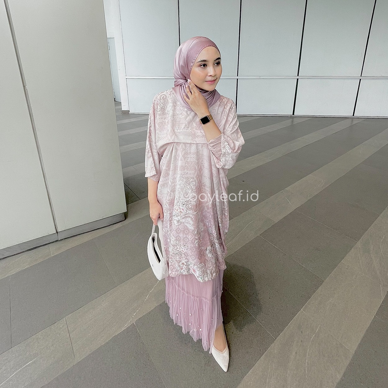  Camelia Kaftan