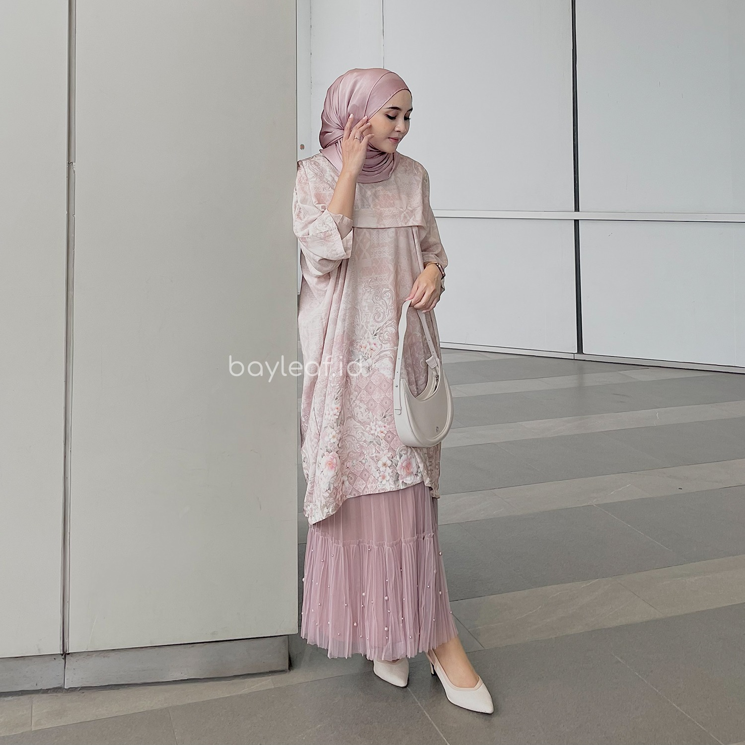  Camelia Kaftan