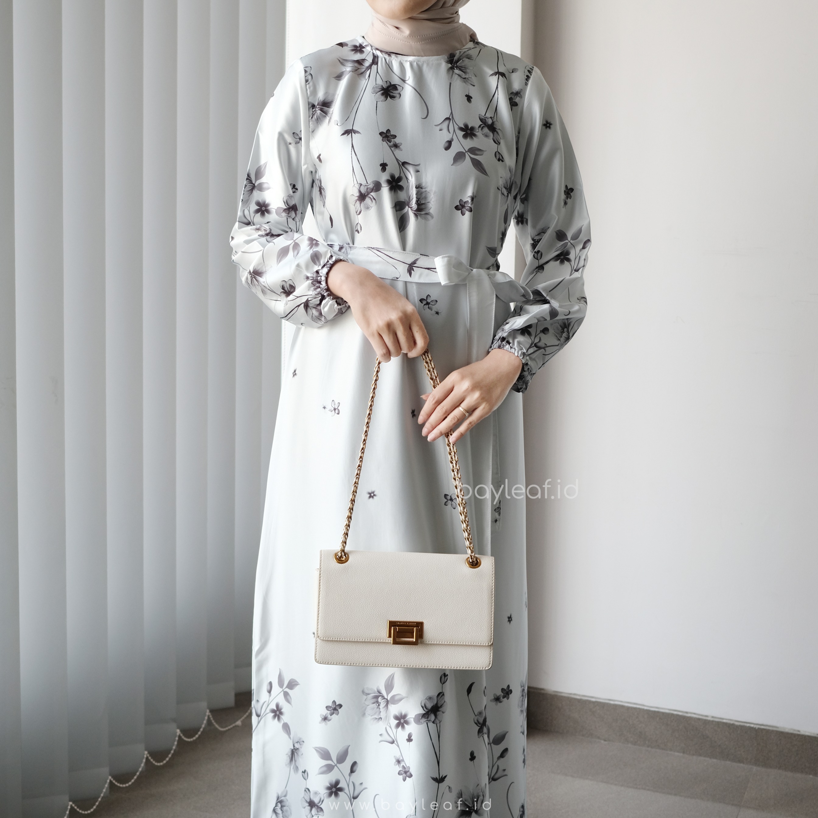 Aura Maxi Dress Motif Bunga