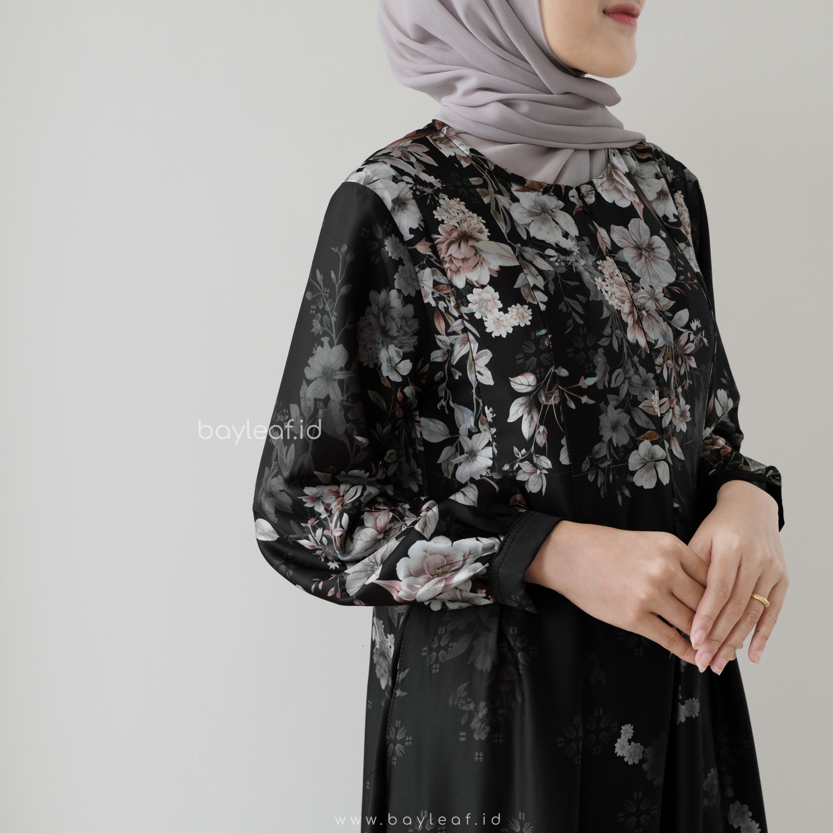 Aura Miranda Maxi Dress Motif Bunga
