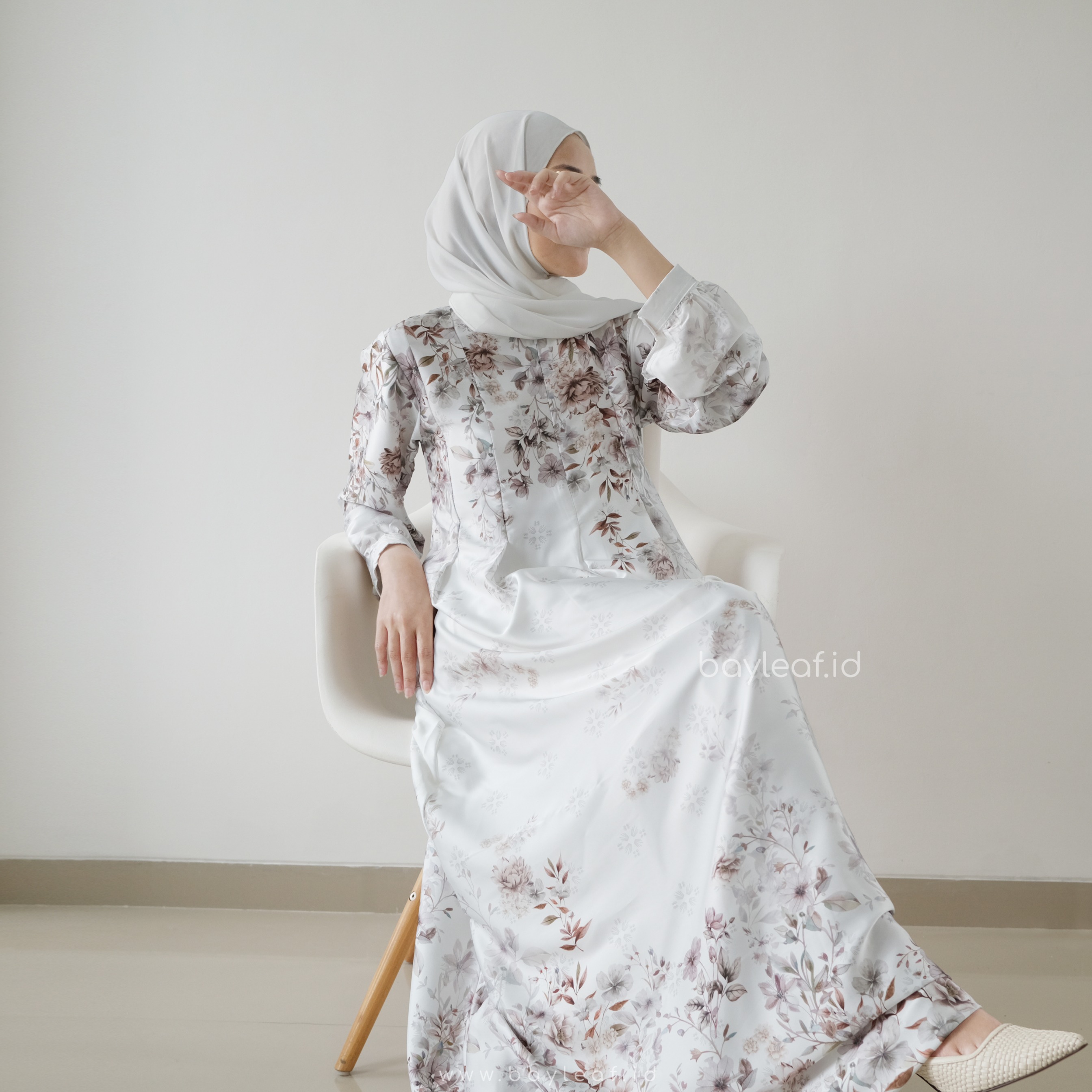 Aura Miranda Maxi Dress Motif Bunga