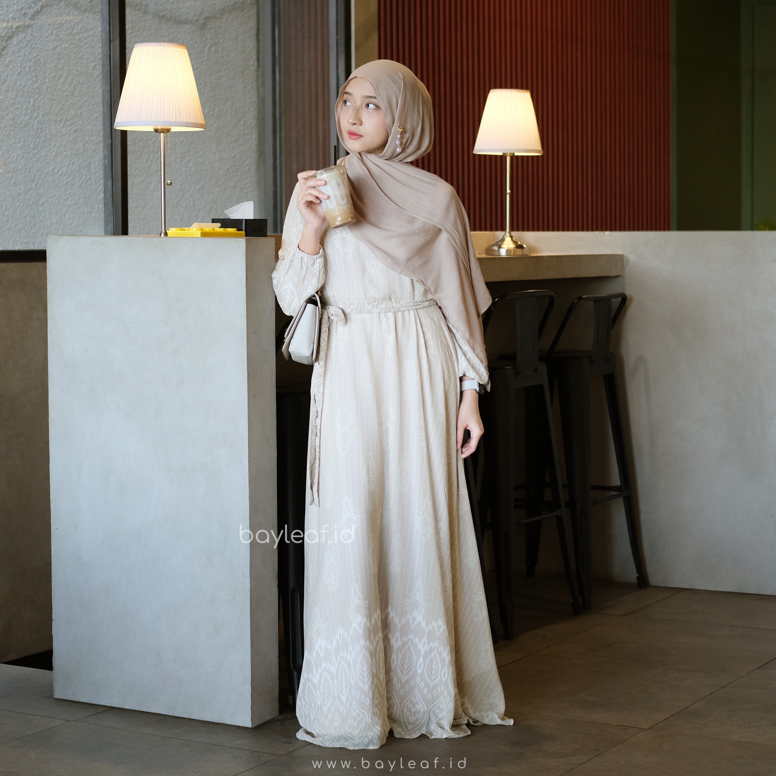 Avelia Shakila Maxi Dress Ceruty Lengan Panjang Motif