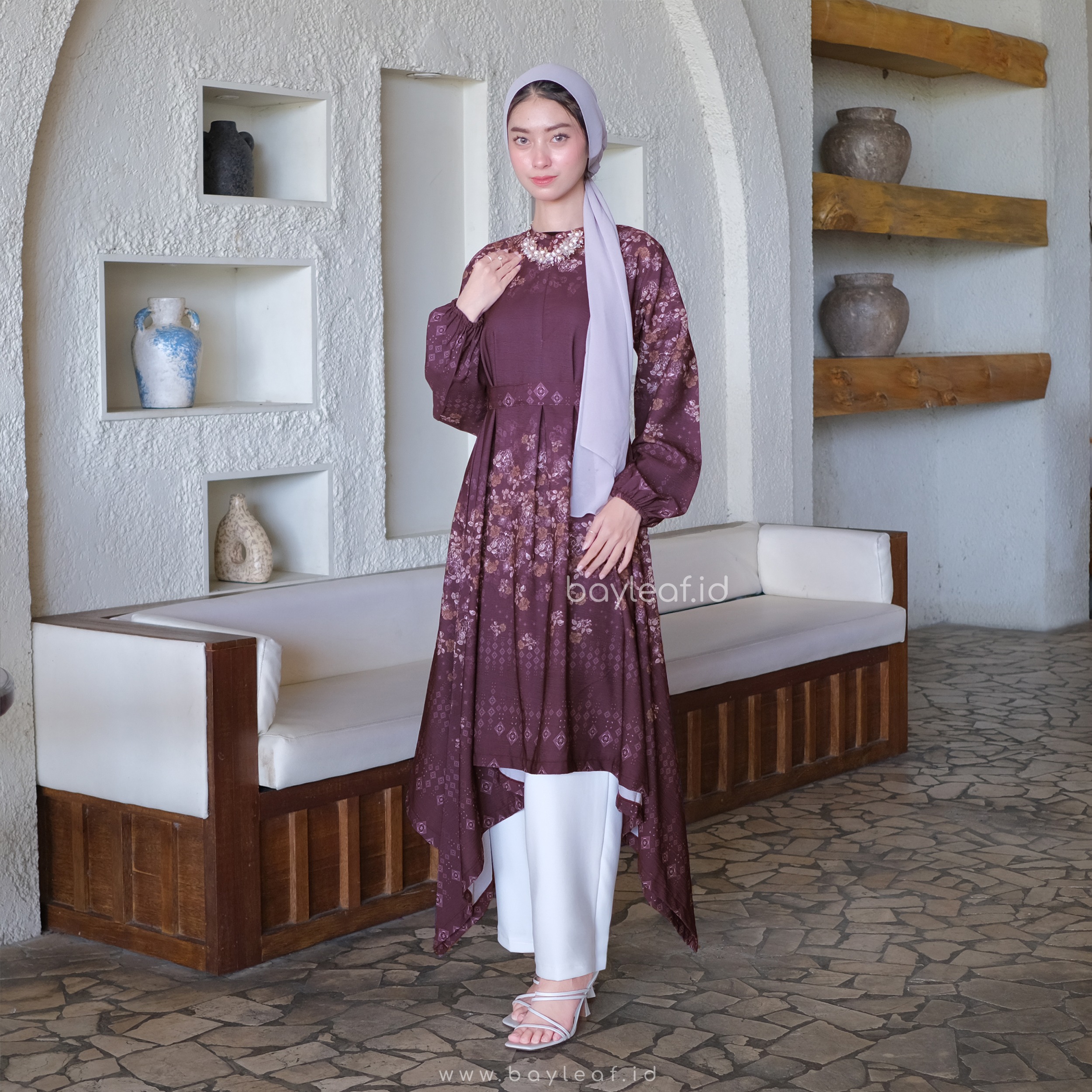 Emilia Tunik Motif Bunga Raya Series