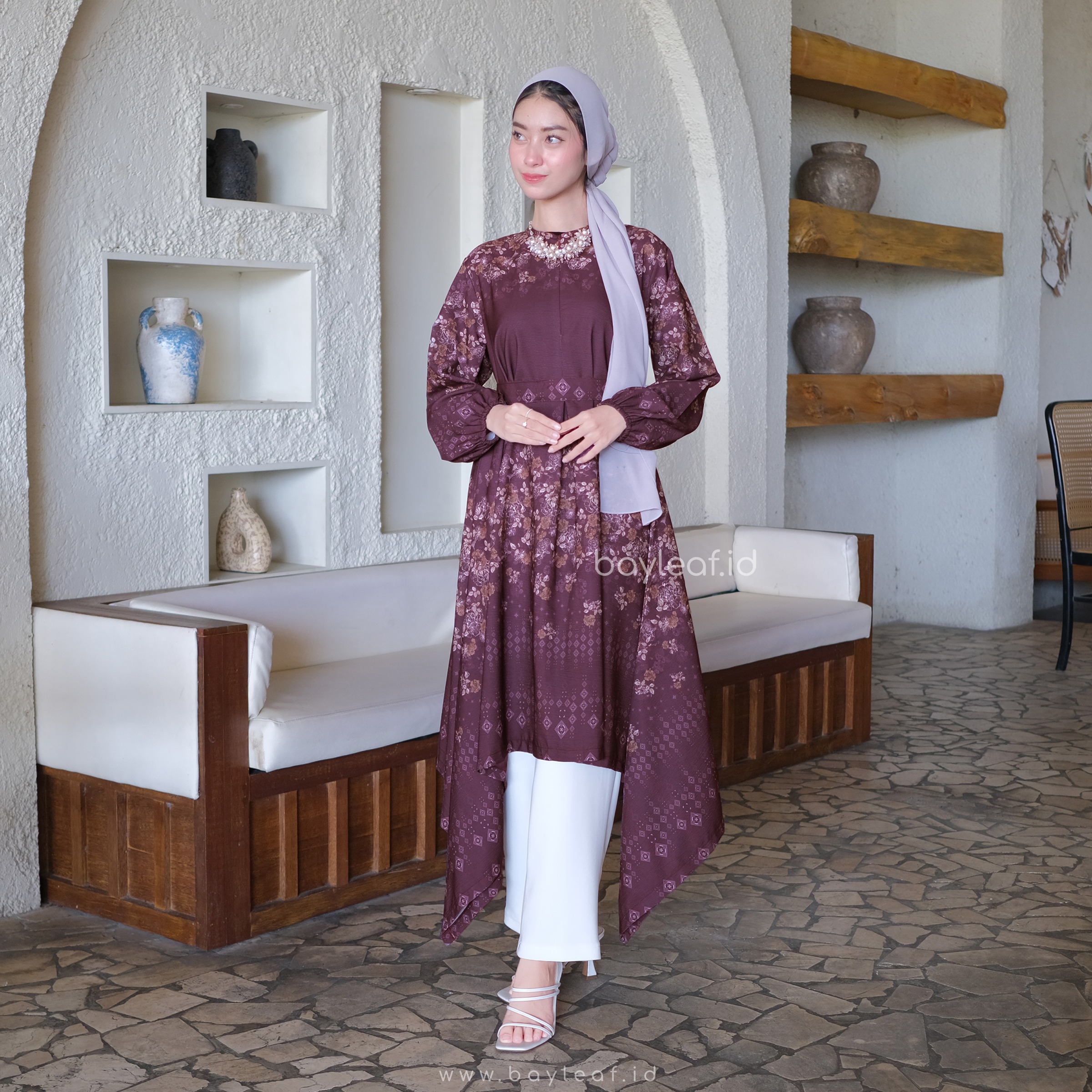  Emilia Tunik Motif Bunga Raya Series